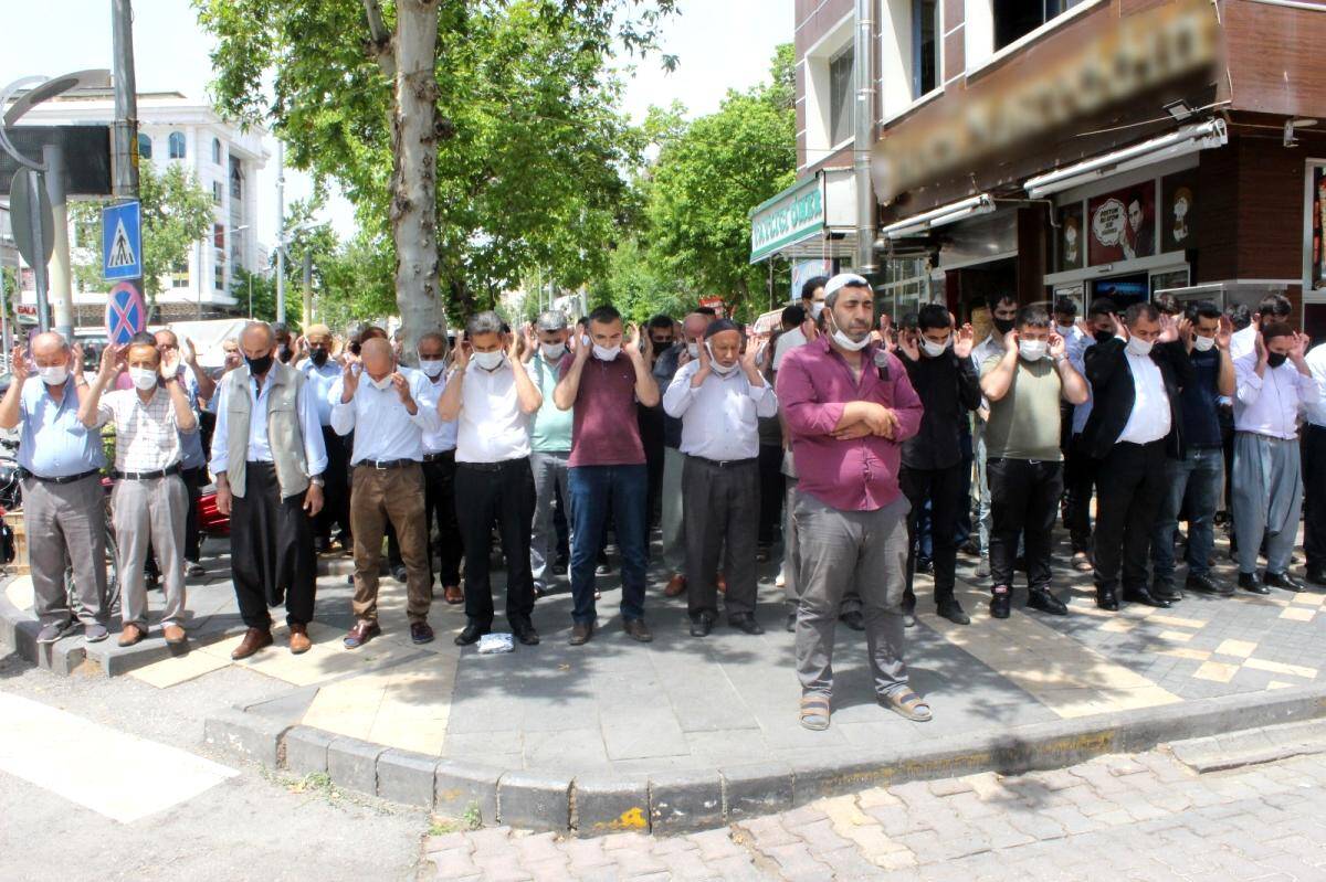 Son dakika! Filistin de ölenler için gıyabi cenaze namazı kılındı