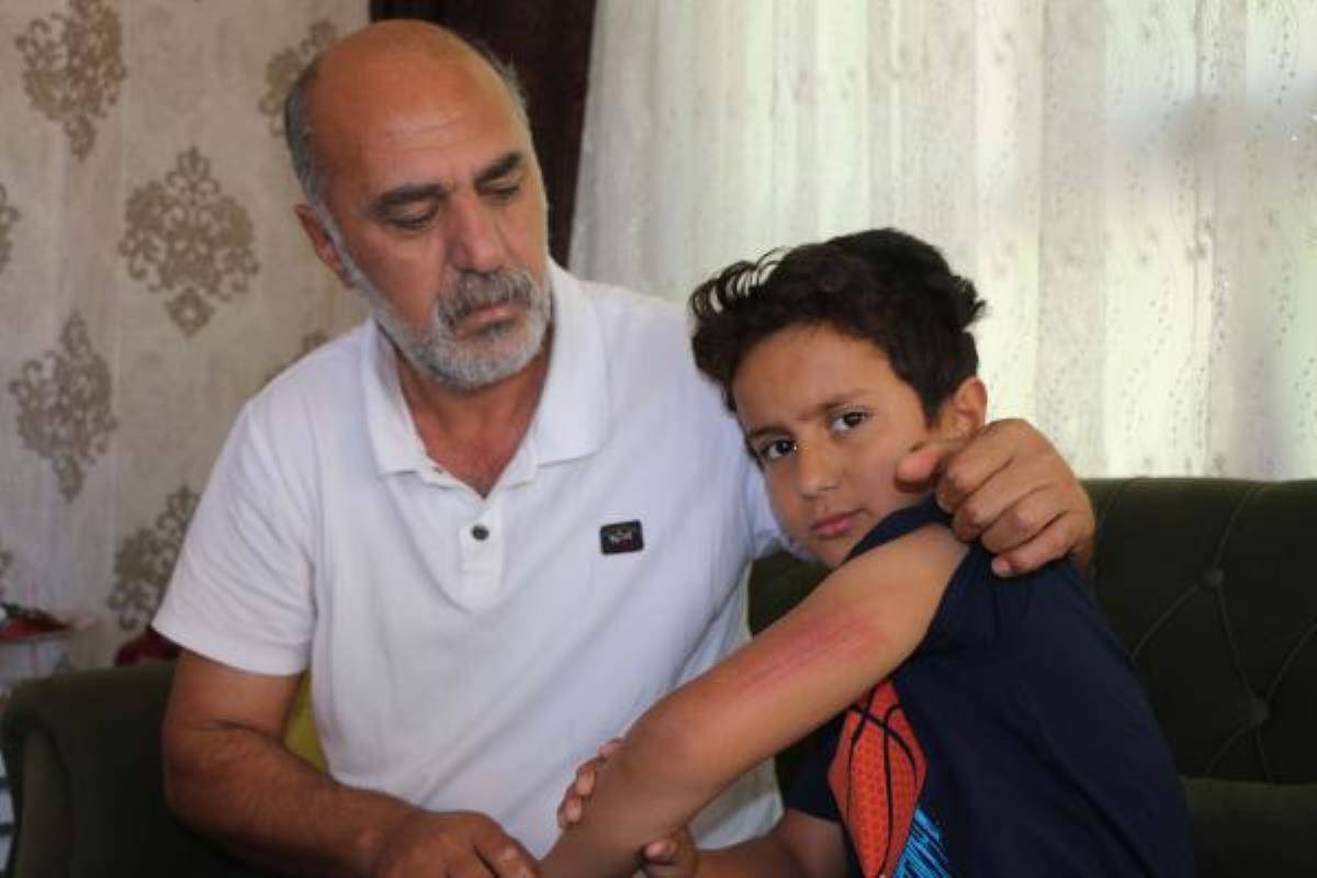 Su dolu çukura düşen çift ile oğulları taburcu edildi