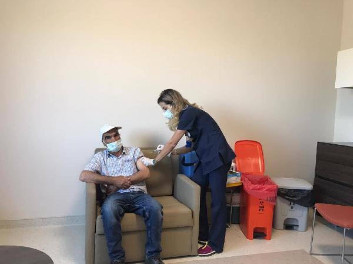 Bakan Koca:  Arkadaşlarımızın fedakarlıkları aşı için en anlamlı çağrıdır