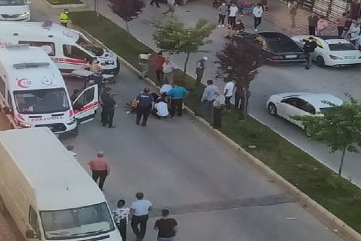 Amasya’da 2 kişi arasında çıkan tartışma kanlı bitti: 1’i polis 2 kişi yaralandı