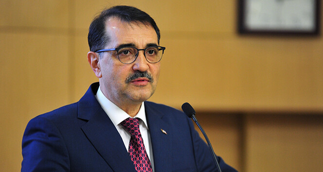 Bakan Dönmez: ’15 Temmuz’a tiyatro deme zavallılığını göstermek şehit ve gazilerimizin hatıralarına dil uzatmaktır’
