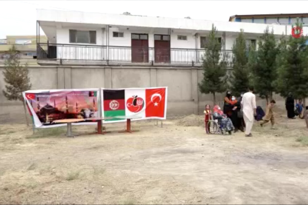 Mehmetçik, Afganistan’daki ihtiyaç sahibi 700 aileye kurban eti dağıttı